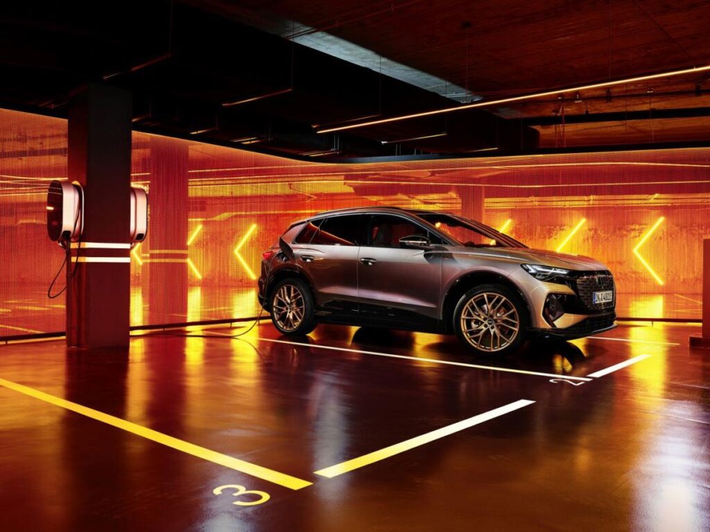Q4 e-tron 1
